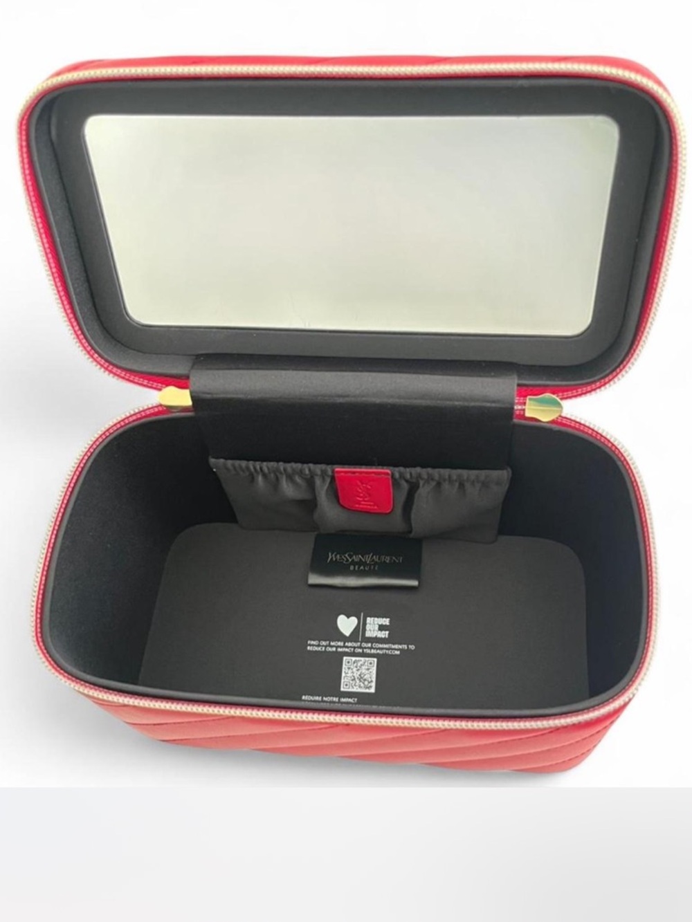 Authentic Yves Saint Laurent Quilted Red Premium Large Vanity Case with Mirror - Picture 4 of 7